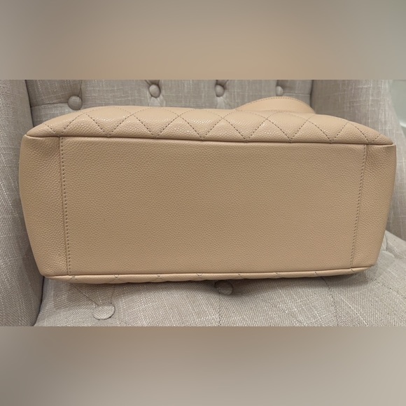 Chanel GST Shopping Tote - Picture 3 of 5